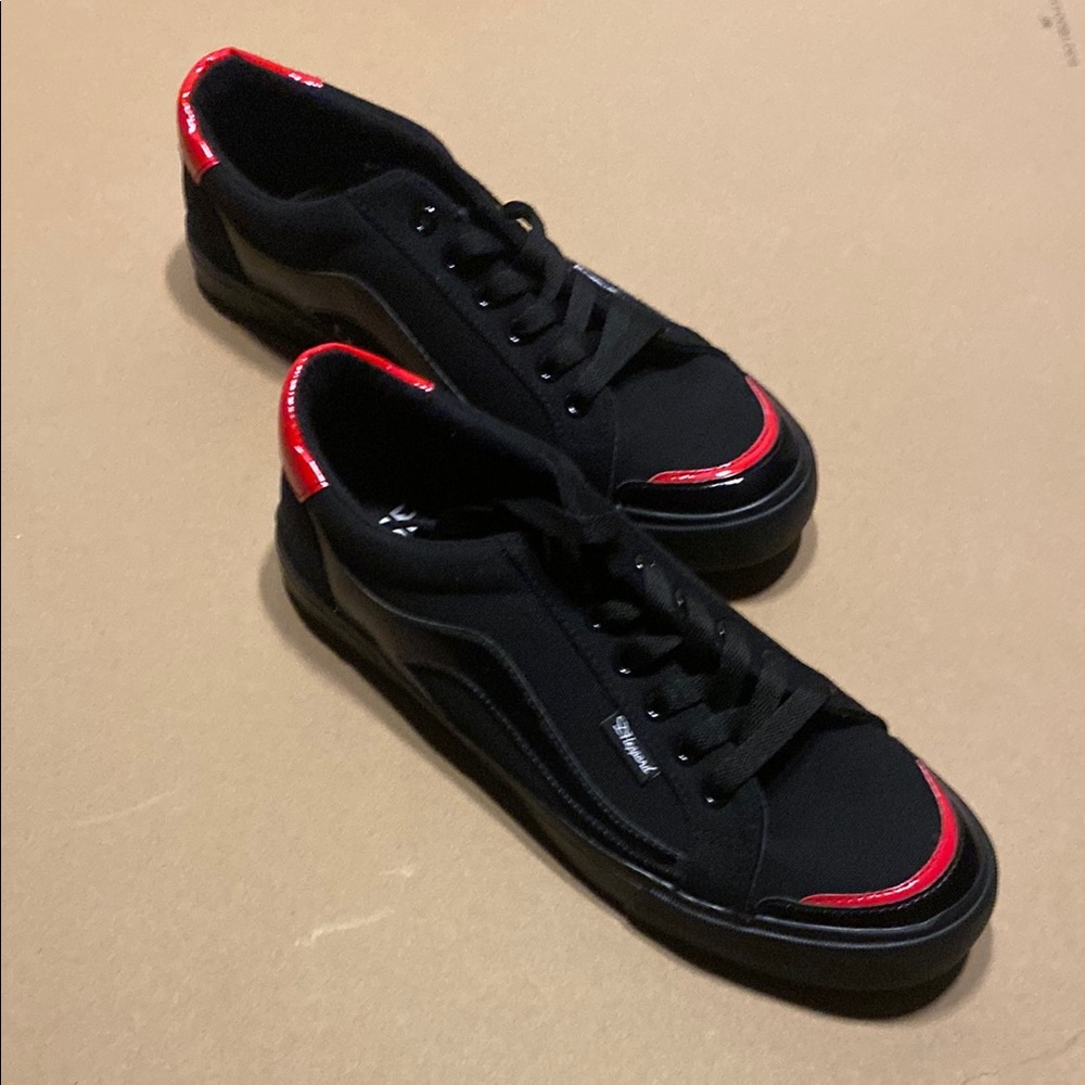 D. Heppard Black&Red sneakers (New)
